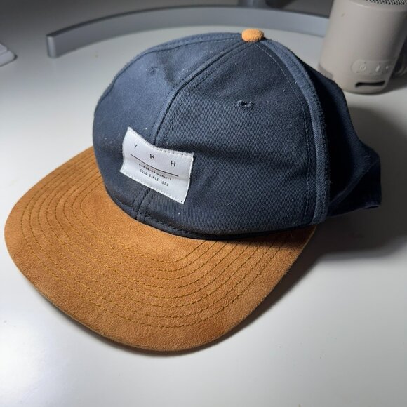 Headwears - Picture 3 of 7